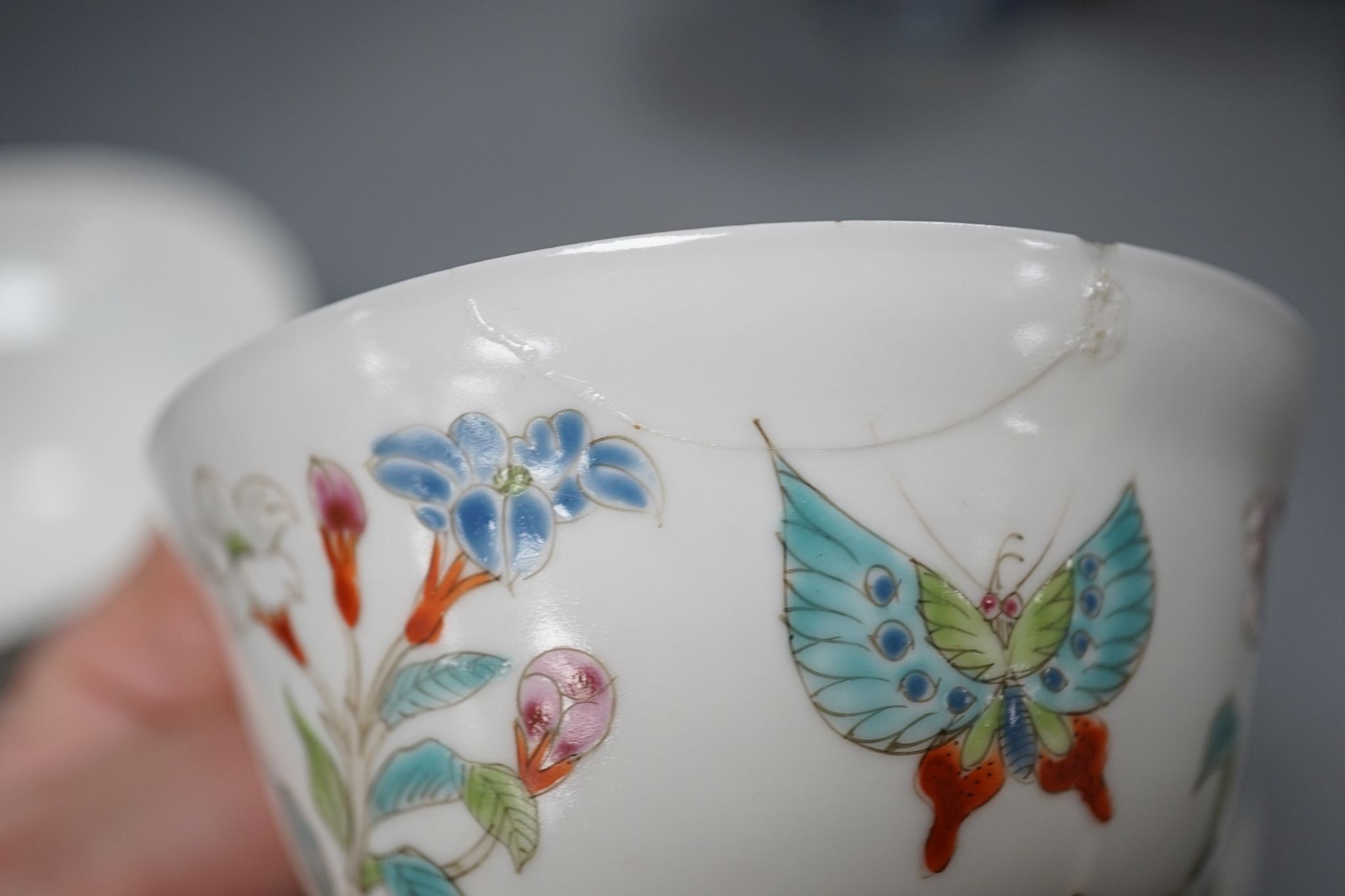 A group of Japanese porcelain tea wares and a rice bowl and cover